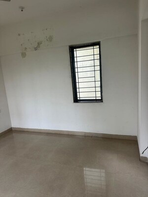 Room in 2 BHK Apartment at Kalpataru Splendour, Wakad – for Sale