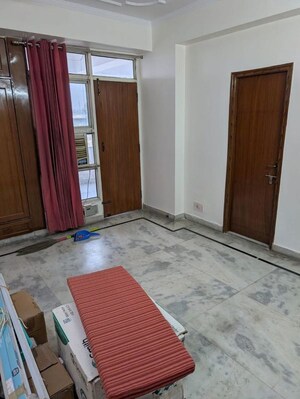 Bedroom in 4 BHK Apartment at Supertech Estate, Vaishali Sector 9 – for Rent