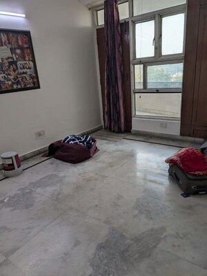 Parking in 4 BHK Apartment at Supertech Estate, Vaishali Sector 9 – for Rent