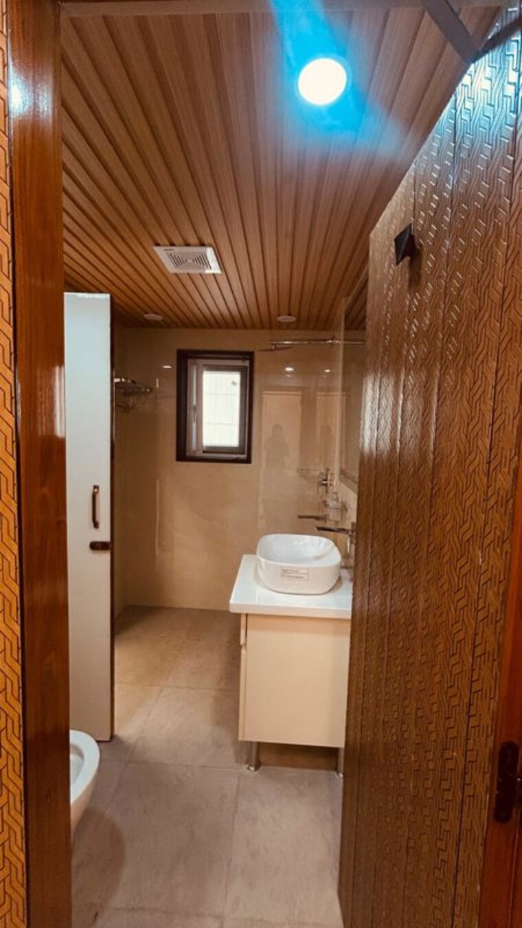Bathroom, sector 19b dwarka 3 Bedroom 1850 Sq.Ft. Apartment In Sector 19b Dwarka Delhi 10614580
