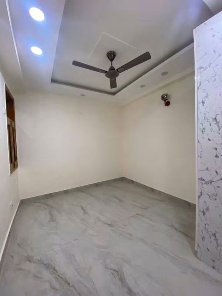 Bathroom, freedom fighters enclave 2 Bedroom 1050 Sq.Ft. Apartment In Freedom Fighters Enclave Delhi 10614628