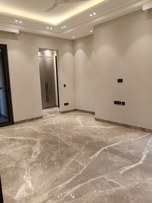 Room in 4 BHK Builder Floor at Maharani Bagh – for Sale