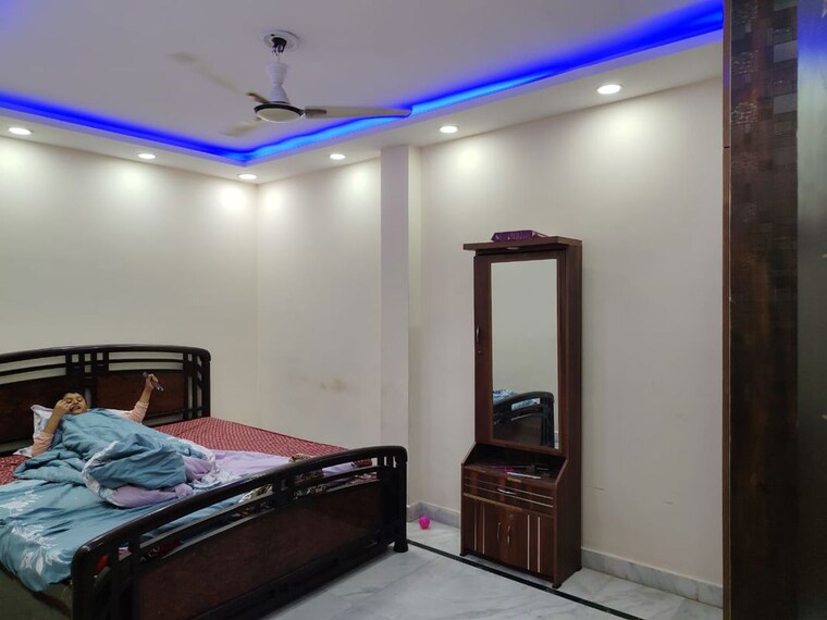 Bedroom, arjun nagar 3 Bedroom 110 Sq.Yd. Builder Floor In Arjun Nagar Delhi 10614622