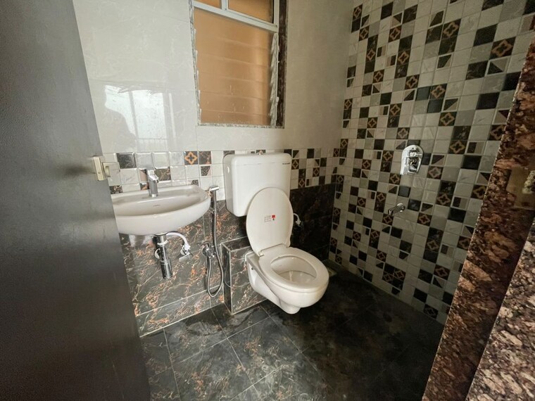 Bathroom, vedant-sumeet-elite 1 Bedroom 413 Sq.Ft. Apartment In Balkum Pada Thane 10614634