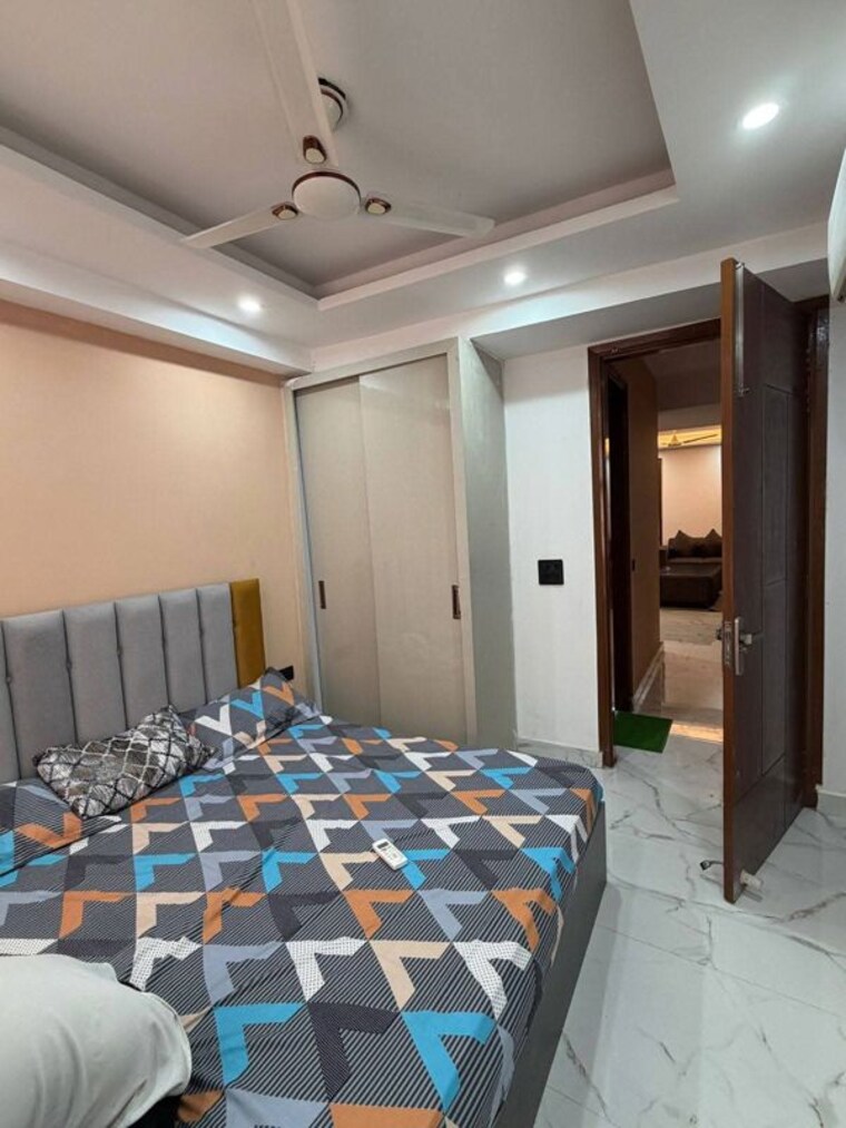 Bedroom, freedom fighters enclave 2 Bedroom 1000 Sq.Ft. Apartment In Freedom Fighters Enclave Delhi 10614644