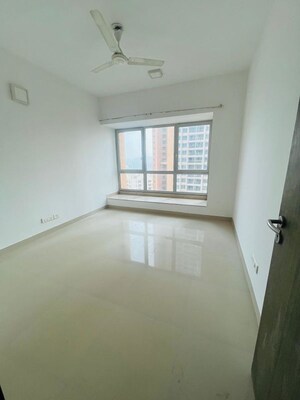 Room in 4 BHK Apartment at DB Woods, Goregaon East – for Rent
