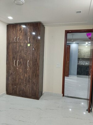 Room in 2 BHK Apartment at Panchsheel Vihar – for Rent
