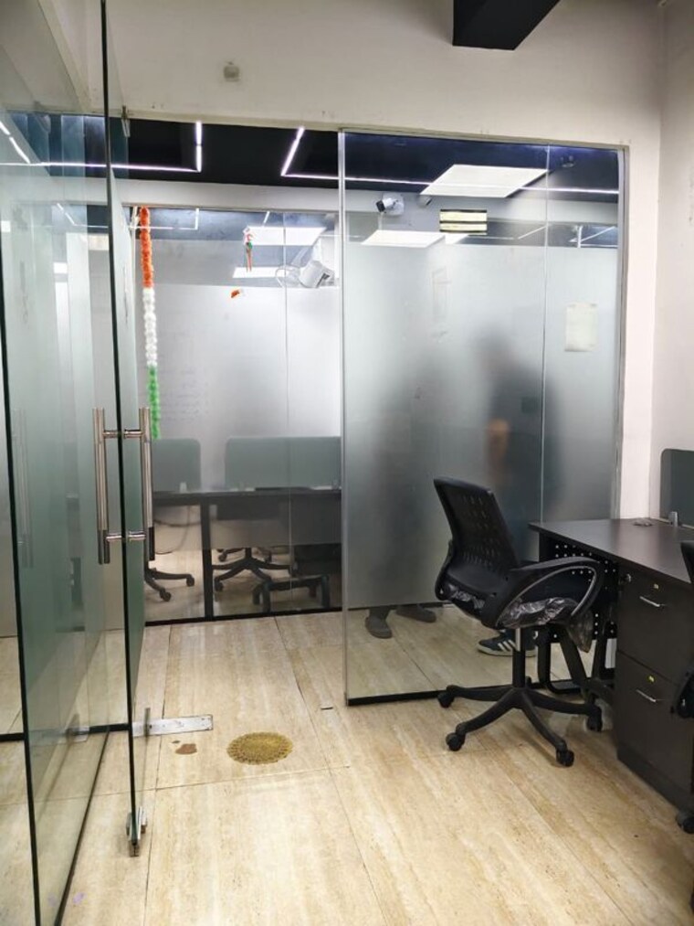 Team Area, sector 63 Commercial Office Space 600 Sq.Ft. In Sector 63 Noida 10614643