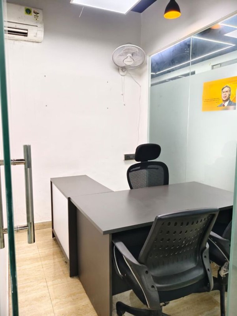 Team Area, sector 63 Commercial Office Space 600 Sq.Ft. In Sector 63 Noida 10614643