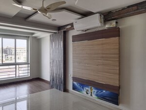 Room in 3 BHK Apartment at Land Mark Residency – for Rent