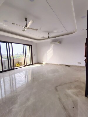 Room in 3 BHK Builder Floor at Palam Vihar – for Rent