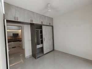 Room in 2 BHK Apartment at Signature Global Prime, Sector 63a – for Rent