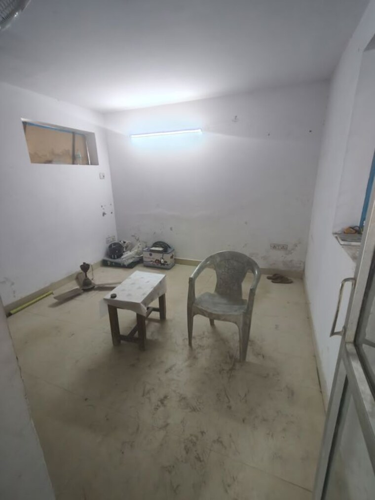 Bathroom, sector 63 Commercial Warehouse 2500 Sq.Ft. In Sector 63 Noida 10614673