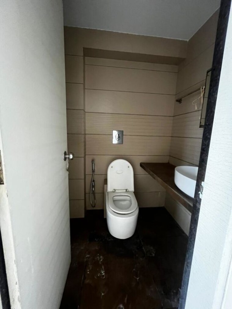 Bathroom, chembur 3 Bedroom 1100 Sq.Ft. Apartment In Chembur Mumbai 10614687