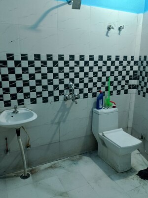 Bathroom in 1 BHK Builder Floor at Laxman Vihar Phase 2 – for Rent
