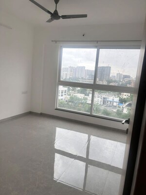 Room in 2 BHK Apartment at Zen Elite, Kharadi – for Rent
