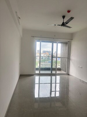 Room in 2 BHK Apartment at Zen Elite, Kharadi – for Rent