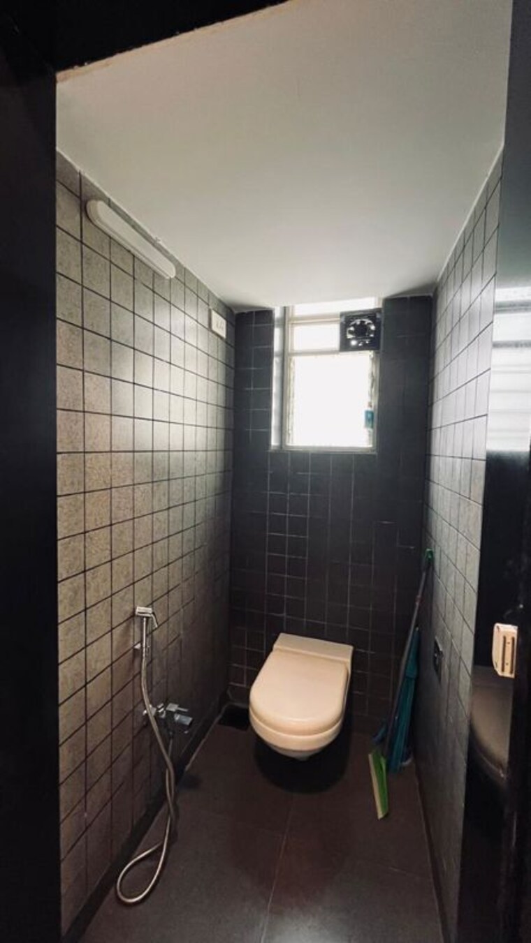Bathroom, mahim west 1 Bedroom 625 Sq.Ft. Apartment In Mahim West Mumbai 10614704
