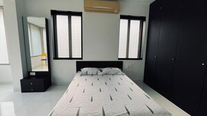 Bedroom in 1 BHK Apartment at Mahim West – for Rent