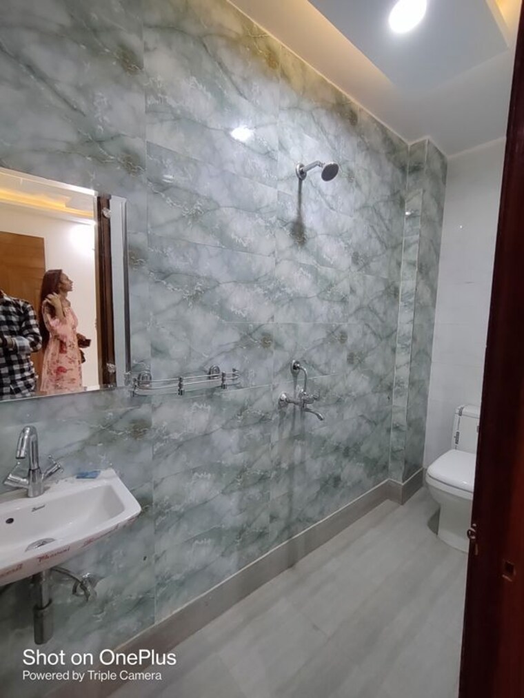 Bathroom, bhagwati garden 2 Bedroom 650 Sq.Ft. Builder Floor In Bhagwati Garden Delhi 10614668
