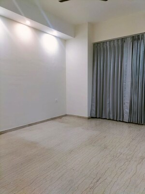 Room in 4 BHK Apartment at Mahagun Mezzaria, Sector 78 – for Rent