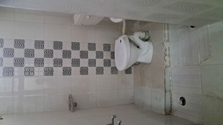 Bathroom, lajpat nagar 6+ Bedroom 191 Sq.Yd. Independent House In Lajpat Nagar Alwar 10614765