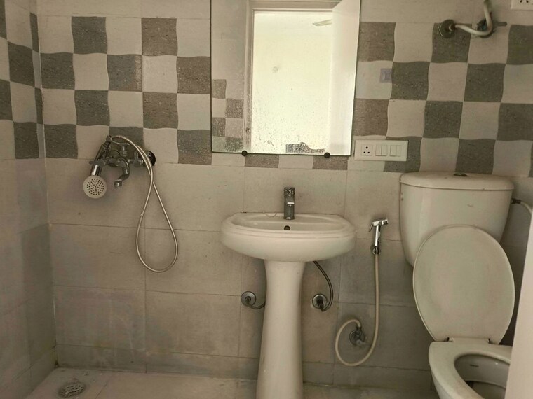Bathroom, gaur-city-7th-avenue 2 Bedroom 1075 Sq.Ft. Apartment In Sector 4 Greater Noida Greater Noida 10614759