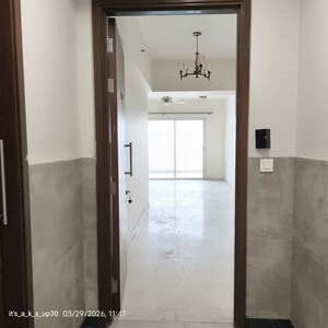 Room in 4 BHK Apartment at Kalpataru Vista, Sector 128 – for Rent