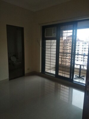 Room in 2 BHK Apartment at K Raheja Interface Heights, Malad West – for Sale