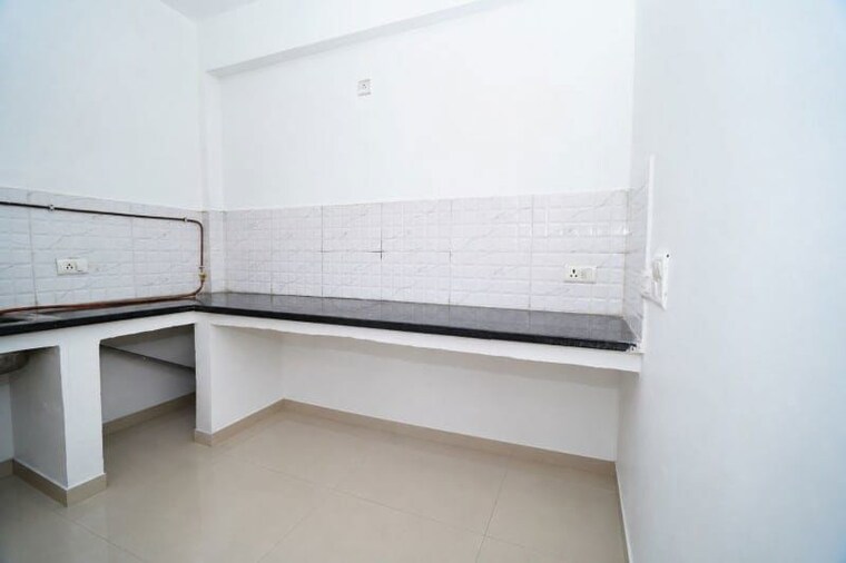 Bathroom, galaxy-north-avenue-ll 2.5 Bedroom 1175 Sq.Ft. Apartment In Gaur City 2 Greater Noida 10614791