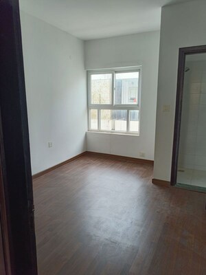 Room in 3 BHK Apartment at BPTP Park Elite Floors, Sector 85 – for Sale