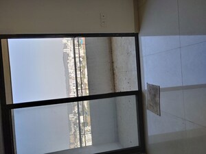 Room in 3 BHK Apartment at Rohan Ishan, Bavdhan – for Rent