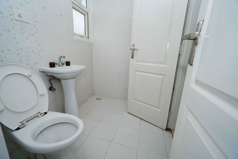 Bathroom, trident-embassy 2.5 Bedroom 1129 Sq.Ft. Apartment In Sector 1 Greater Noida Greater Noida 10614824