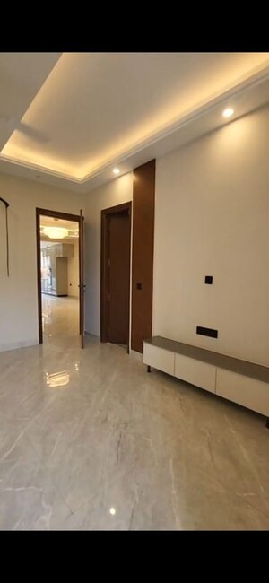 Room in 3 BHK Builder Floor at Ansal API Esencia, Sector 67 – for Sale