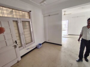 Room in 3 BHK Apartment at CGHS HEWO Apartments, Sector 56 – for Rent
