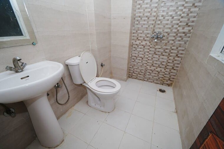 Bathroom, galaxy-royale 2 Bedroom 1060 Sq.Ft. Apartment In Gaur City 2 Greater Noida 10614847