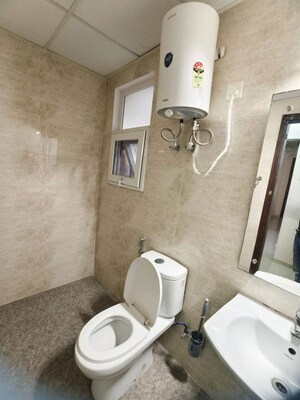 Bathroom in 3 BHK Builder Floor at Omaxe Silver Birch, North Mullanpur – for Rent
