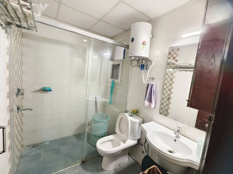 Bathroom, omaxe-silver-birch 3 Bedroom 2150 Sq.Ft. Builder Floor In North Mullanpur Chandigarh 10614852