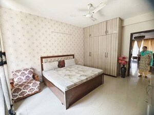 Bedroom in 3 BHK Builder Floor at Omaxe Silver Birch, North Mullanpur – for Rent