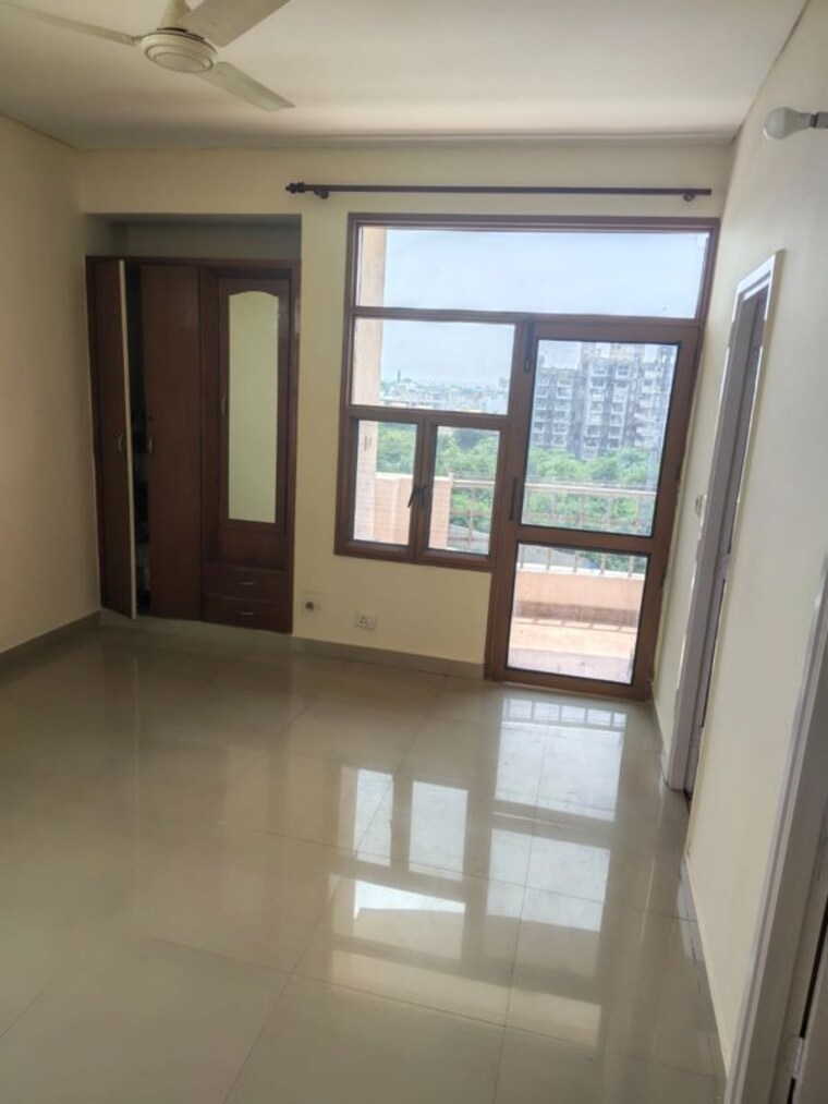 Room, cghs-hewo-apartments 3 Bedroom 2200 Sq.Ft. Apartment In Sector 56 Gurgaon 10614859