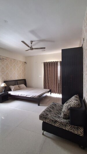Living Room in 4 BHK Penthouse at Benson Apartments, Benson Town – for Sale