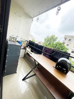 Team Area in 2 BHK Apartment at Maninagar – for Sale