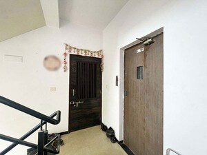 Room in 2 BHK Apartment at Maninagar – for Sale