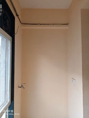 Room in 2 BHK Apartment at Godrej Central, Chembur – for Rent