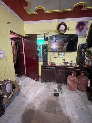 Room in 1.5 BHK Builder Floor at Mandawali – for Sale