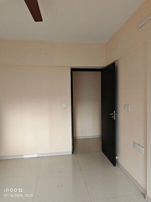 Room in 2 BHK Apartment at Godrej Central, Chembur – for Rent