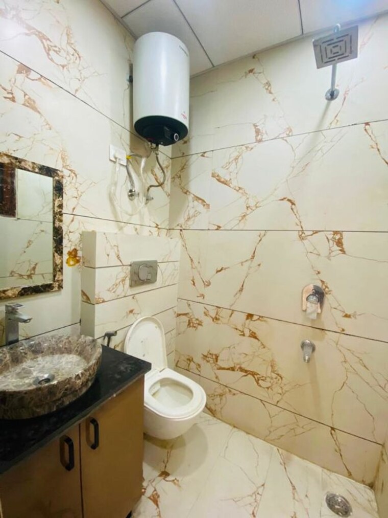 Bathroom, divya-angels 2 Bedroom 950 Sq.Ft. Builder Floor In Indrapuram Ghaziabad 10614939