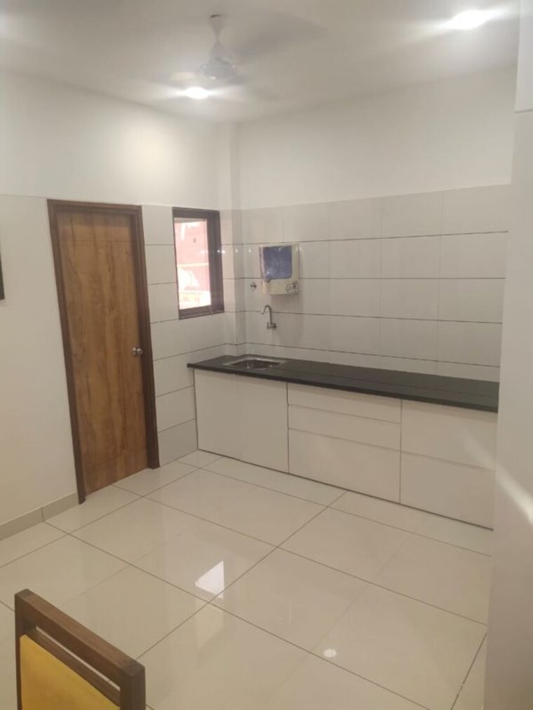 Kitchen, radhe-shyam-harmony 3 Bedroom 950 Sq.Ft. Apartment In Gotri Vadodara 10614928