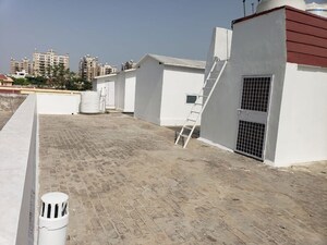 Terrace in 4 BHK Builder Floor at Uppal Southend, Sector 49 – for Sale