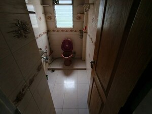 Bathroom in 1.5 BHK Apartment at Bandra West – for Rent